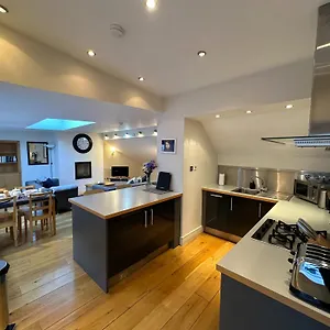https://apartment-thistle-lane.edinburghhotelsuk.org